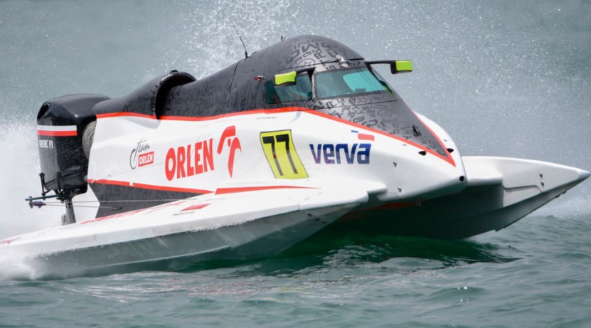 Juara F1H20 danau Toba,,Bartek Marszalek