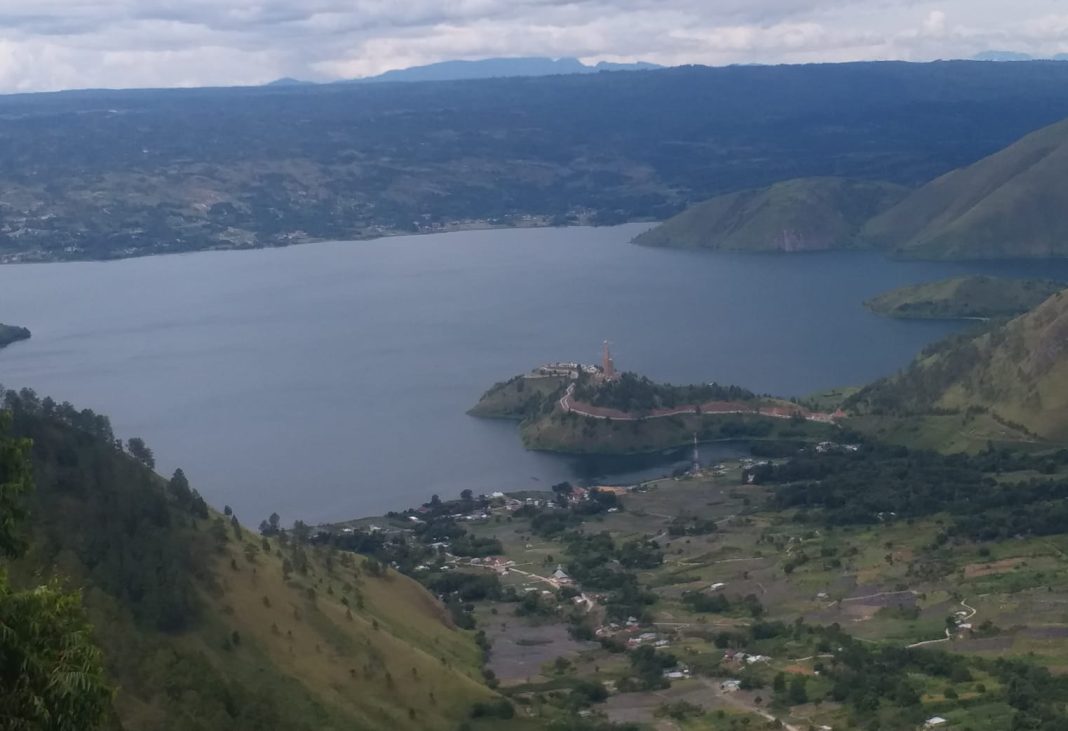 9 pulau di Danau Toba